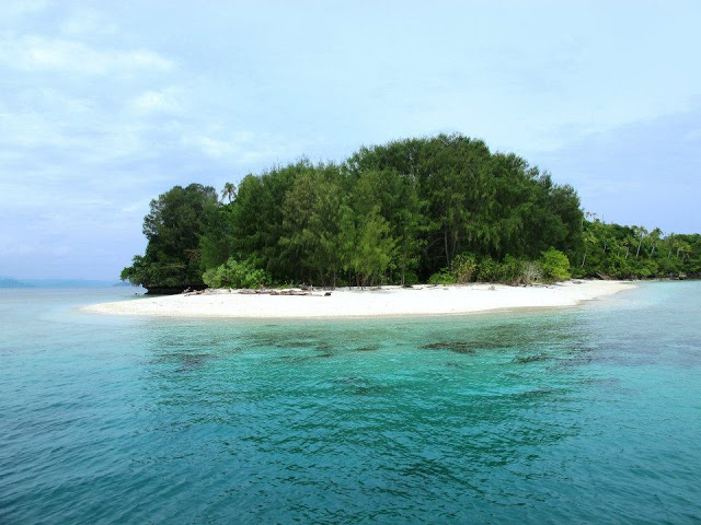 Honeymoon Package at Raja Ampat